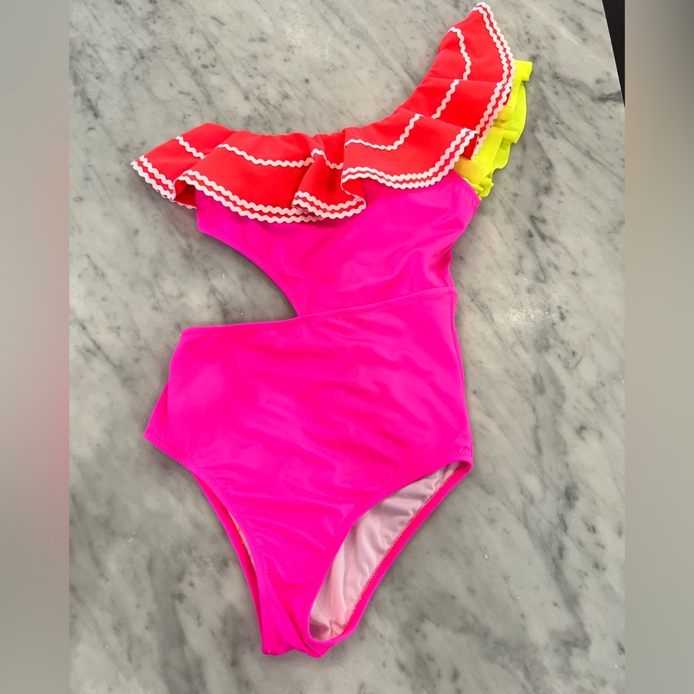Nessi Byrd one boulder pink ruffle swimsuit. Size 12